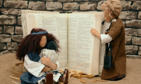 two-people-in-mud-hut-share-the-gospel